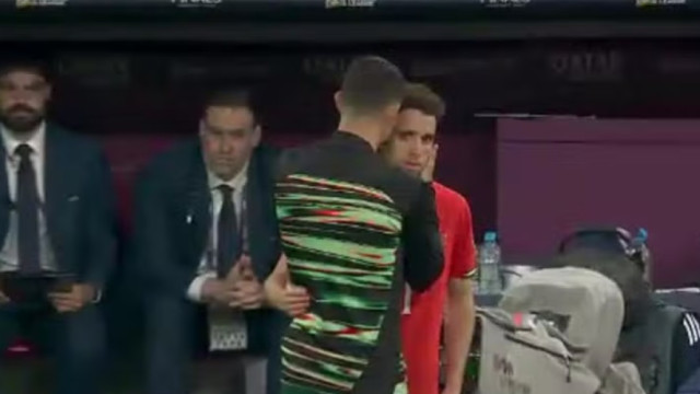 Despedida? Abraço de Cristiano Ronaldo em Diogo Jota repercute nas redes